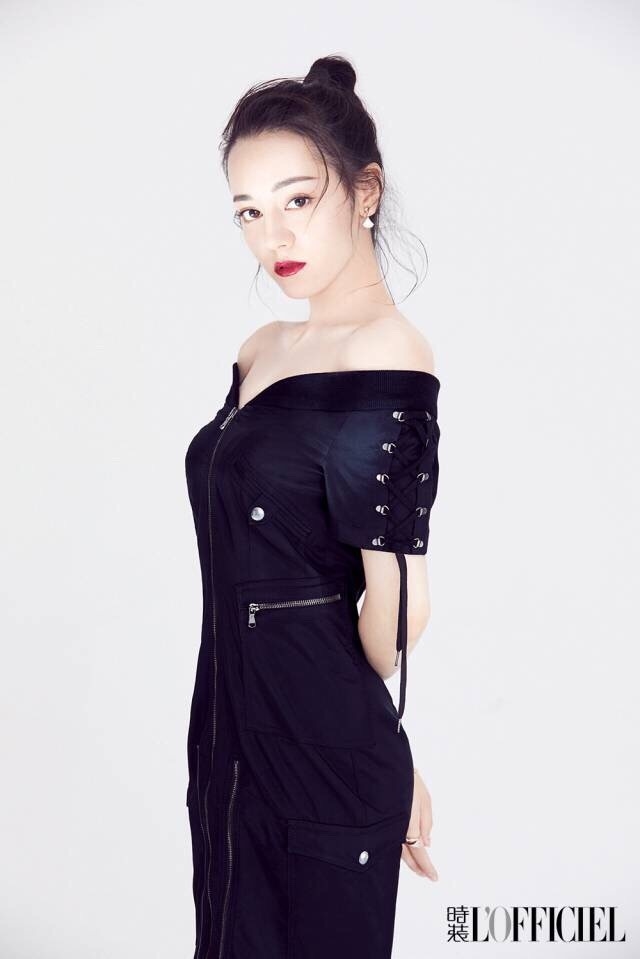 Địch Lệ Nhiệt Ba dĩnh lỗi photoshop quá đà trên L'OFFICIEL