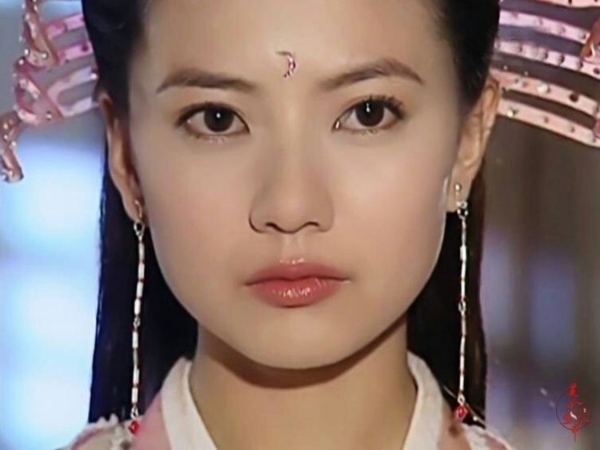 Những mỹ nhân Hoa ngữ sở hữu đôi mắt to tròn đốn tim fan