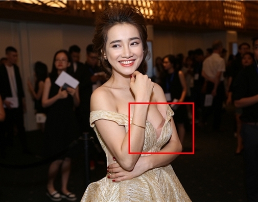 Mỹ nhân Việt "muối mặt" với sự cố váy áo để đời