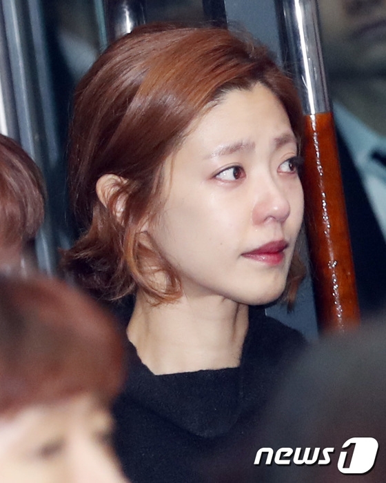 Dàn sao Hàn không kìm được nước mắt tiễn đưa Kim Joo Hyuk