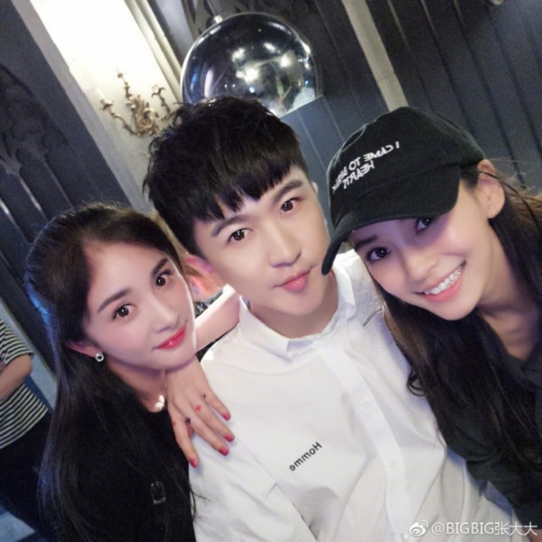 Dương Mịch - AngelaBaby gây bão vì tình bạn quá thân thiết