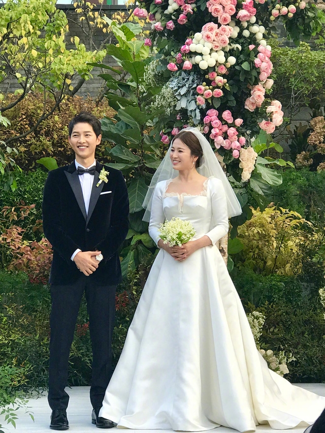 Lee Kwang Soo đọc thư mừng đám cưới Song Joong Ki