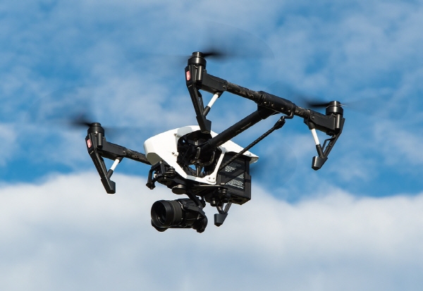 Nghi vấn flycam quay đám cưới SongSong là của người Việt Nam