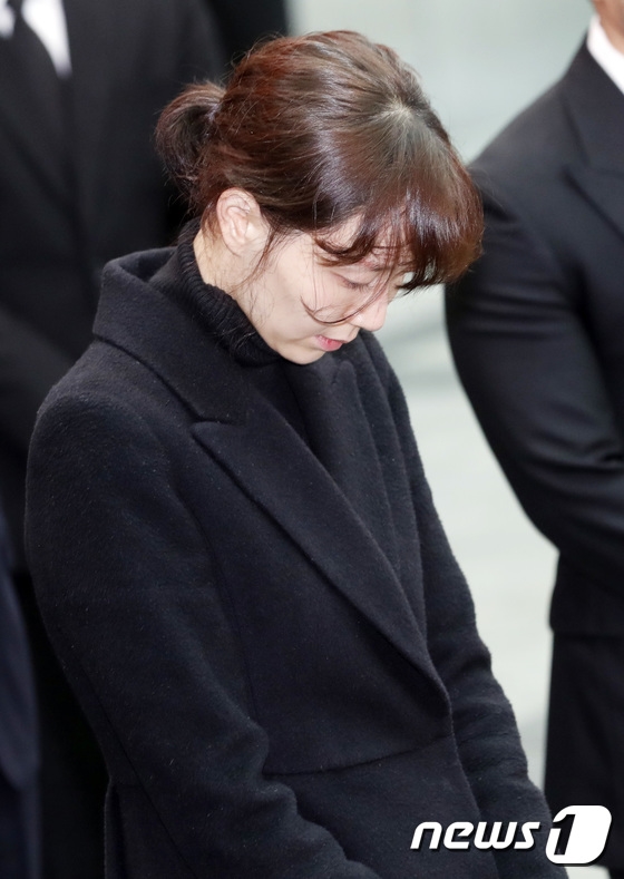 Dàn sao Hàn không kìm được nước mắt tiễn đưa Kim Joo Hyuk