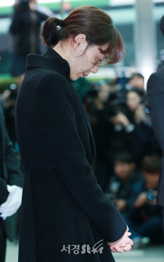 Dàn sao Hàn không kìm được nước mắt tiễn đưa Kim Joo Hyuk