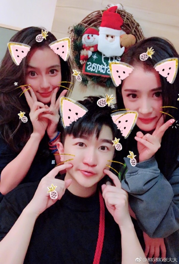 Dương Mịch - AngelaBaby gây bão vì tình bạn quá thân thiết
