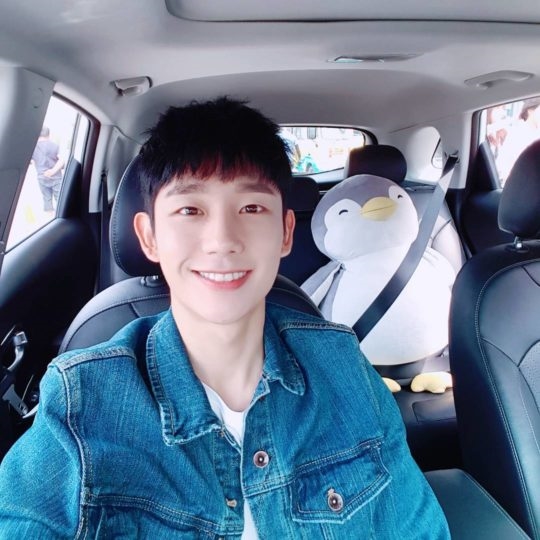 7 lý do để yêu chàng trai có nụ cười trong suốt Jung Hae In