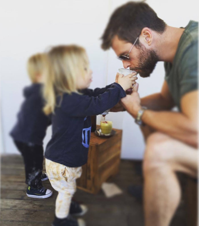 Chris Hemsworth - Nam thần trên phim, chồng ngoan bố đảm ngoài đời