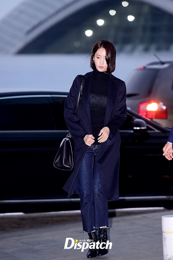 Dù ăn mặc kín cổng cao tường, Yoona vẫn vô tình bị soi 'lộ hàng'