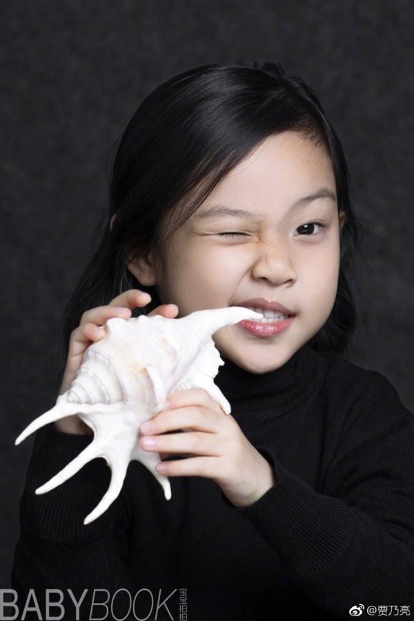 Lý Tiểu Lộ dở khóc dở cười kể chuyện Điềm Hinh mới sinh đã bị chê xấu