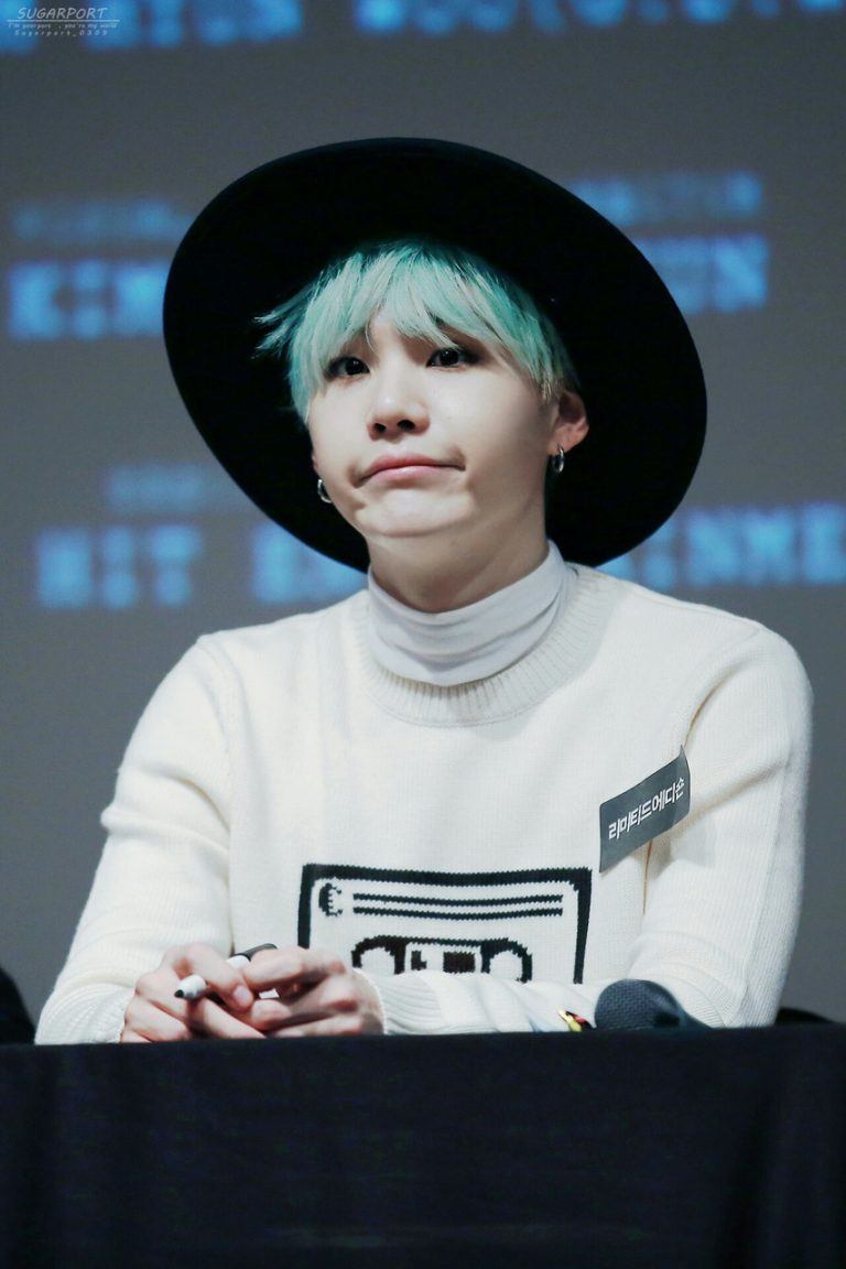 Những biểu cảm đáng yêu trên gương mặt của các idol Kpop
