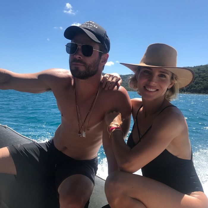 Chris Hemsworth - Nam thần trên phim, chồng ngoan bố đảm ngoài đời