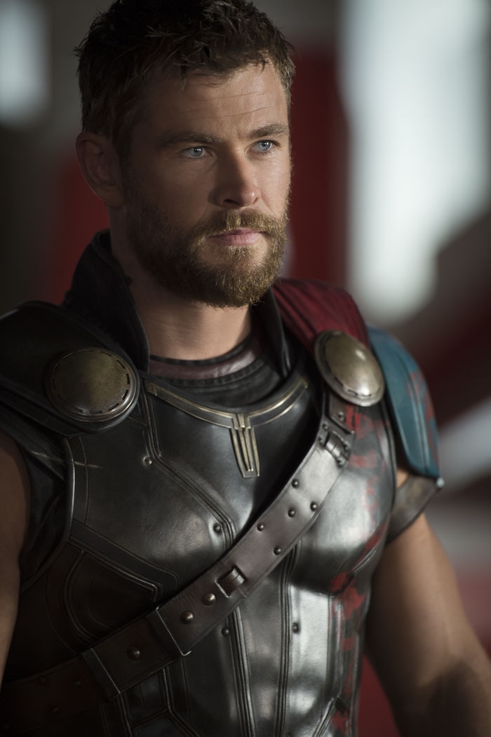 Chris Hemsworth - Nam thần trên phim, chồng ngoan bố đảm ngoài đời