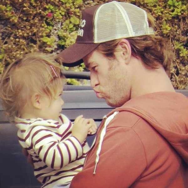 Chris Hemsworth - Nam thần trên phim, chồng ngoan bố đảm ngoài đời