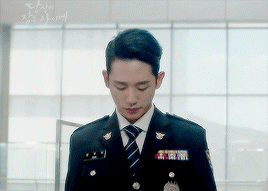 7 lý do để yêu chàng trai có nụ cười trong suốt Jung Hae In