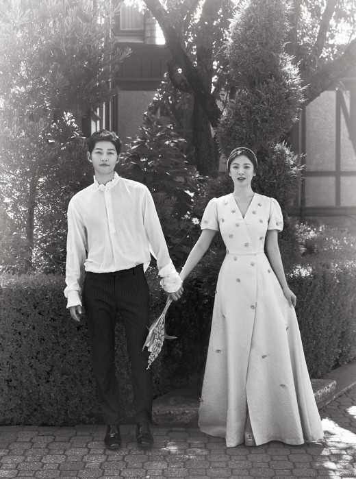 Song Joong Ki chia sẻ hạnh phúc vì có Song Hye Kyo ở bên