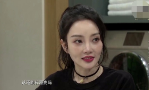 Lý Tiểu Lộ dở khóc dở cười kể chuyện Điềm Hinh mới sinh đã bị chê xấu
