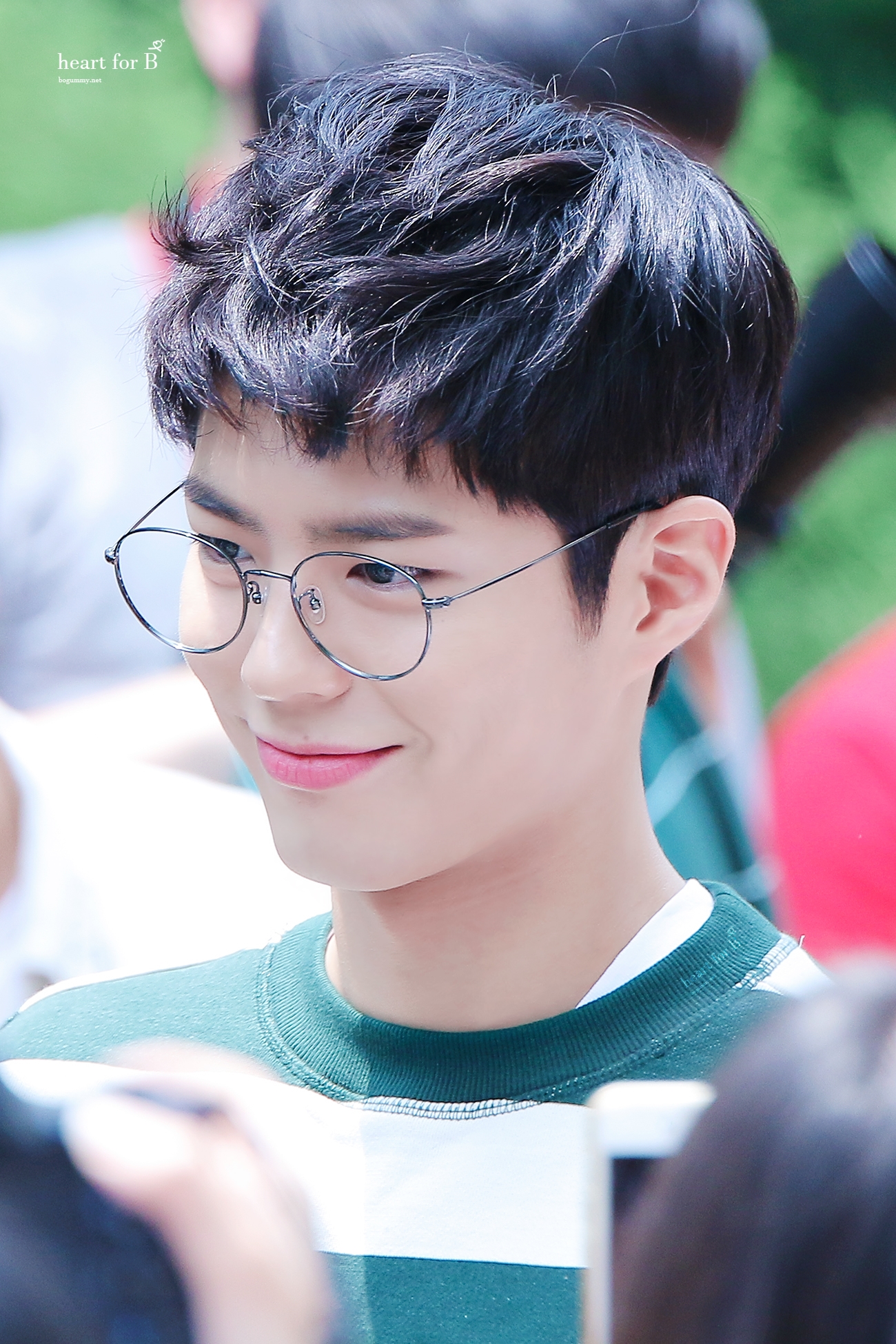 Thần tượng đeo kính Nobita, người đáng yêu người trí thức