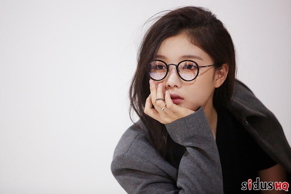 Thần tượng đeo kính Nobita, người đáng yêu người trí thức