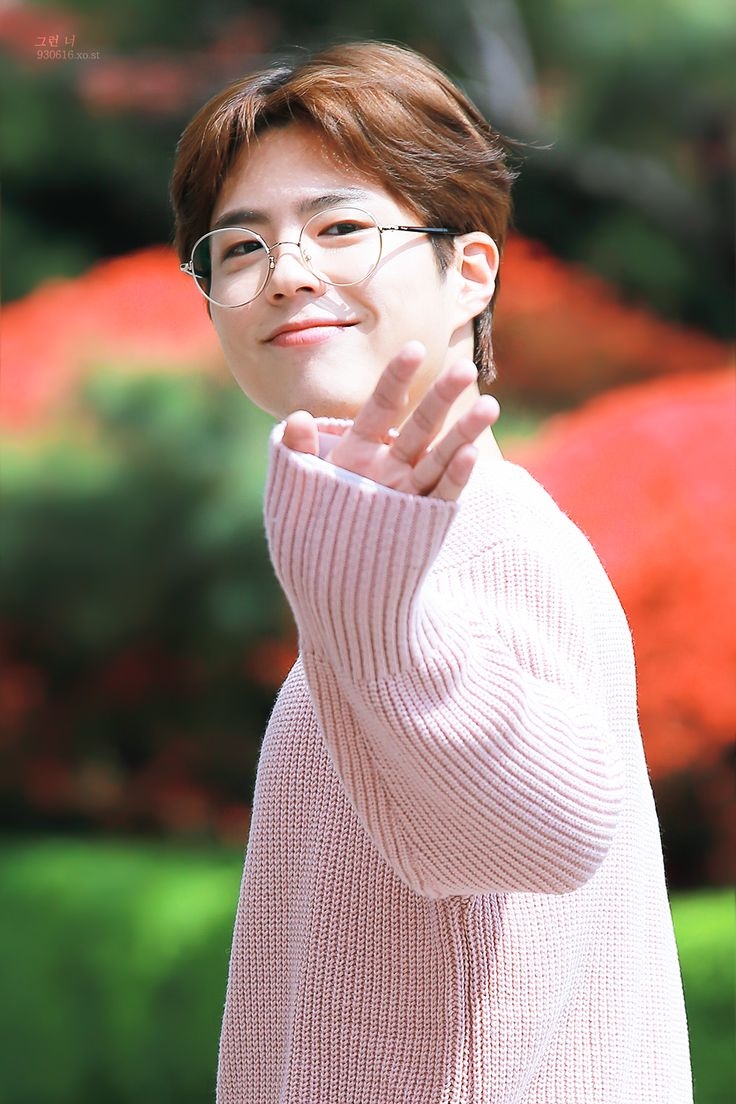 Thần tượng đeo kính Nobita, người đáng yêu người trí thức