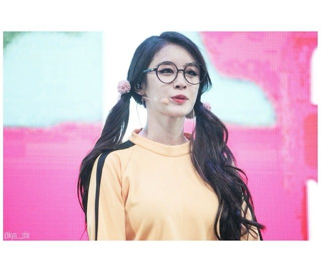 Thần tượng đeo kính Nobita, người đáng yêu người trí thức