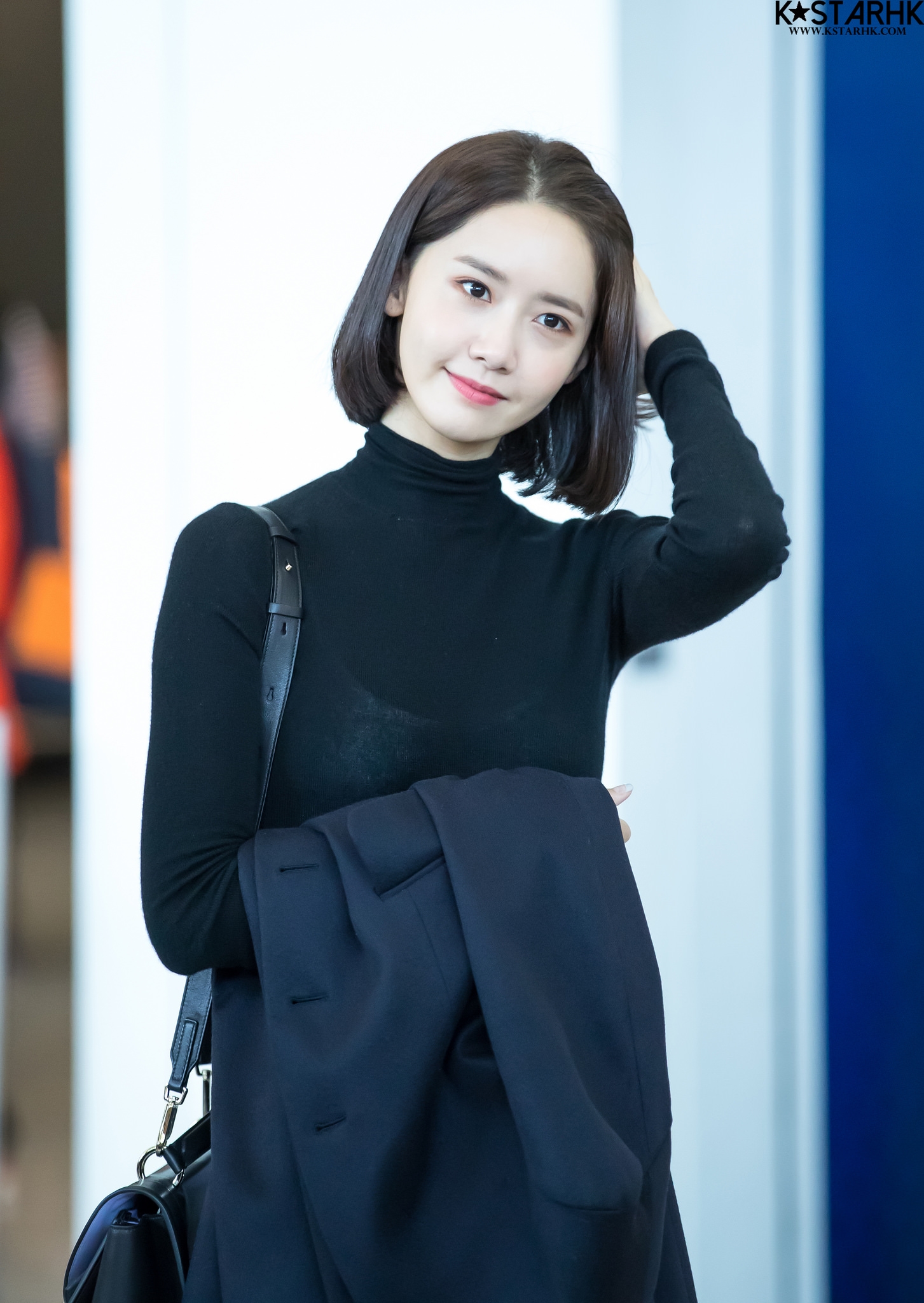 Dù ăn mặc kín cổng cao tường, Yoona vẫn vô tình bị soi 'lộ hàng'