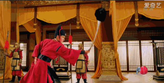 Phì cười hậu trường các đoàn làm phim nghèo rớt mùng tơi