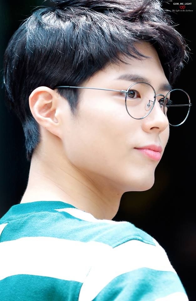 Thần tượng đeo kính Nobita, người đáng yêu người trí thức