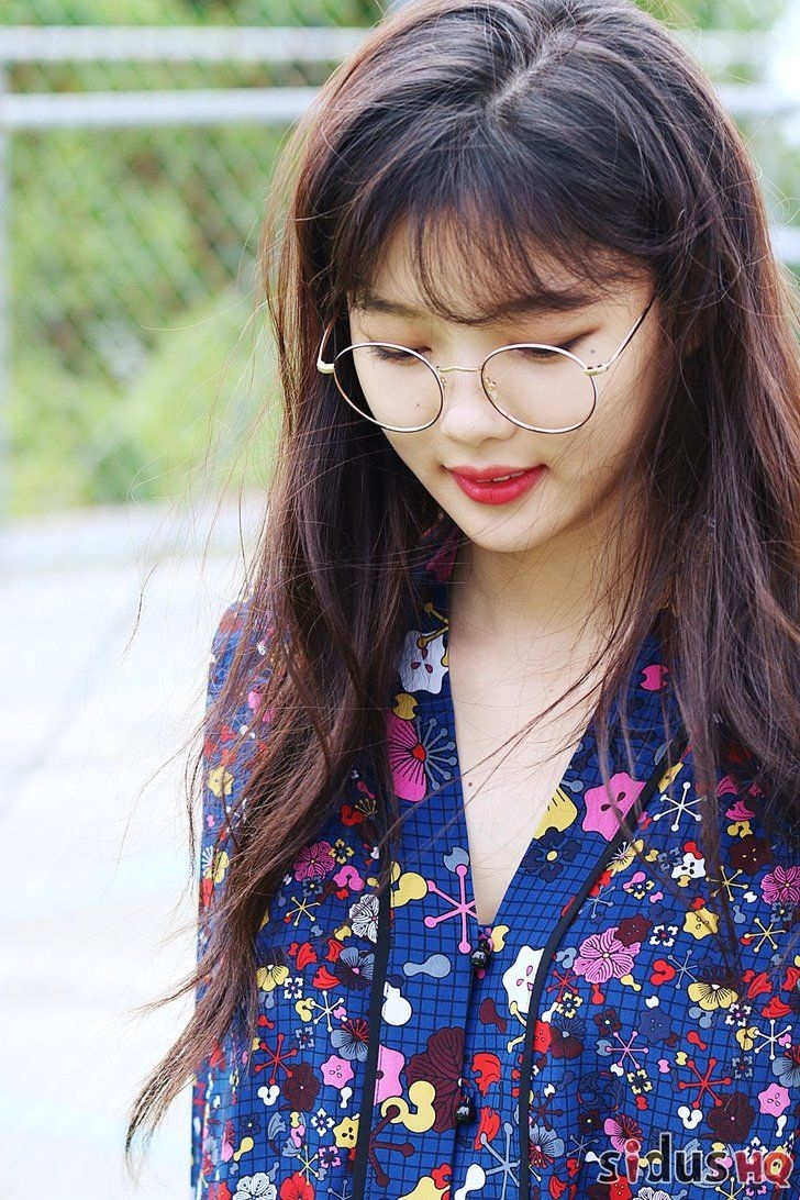 Thần tượng đeo kính Nobita, người đáng yêu người trí thức