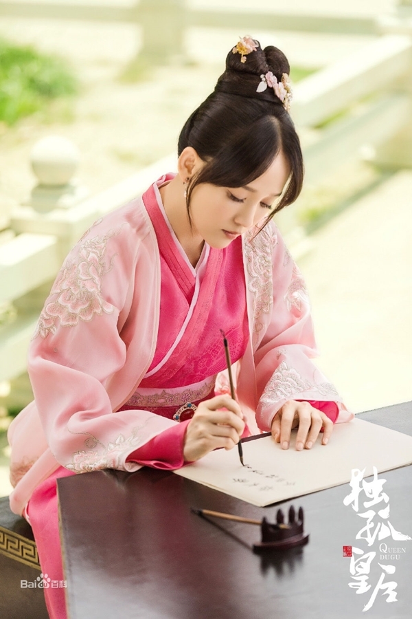Cứ mỗi lần xuất hiện Trần Kiều Ân lại gây sốt vì nhan sắc ngọt ngào