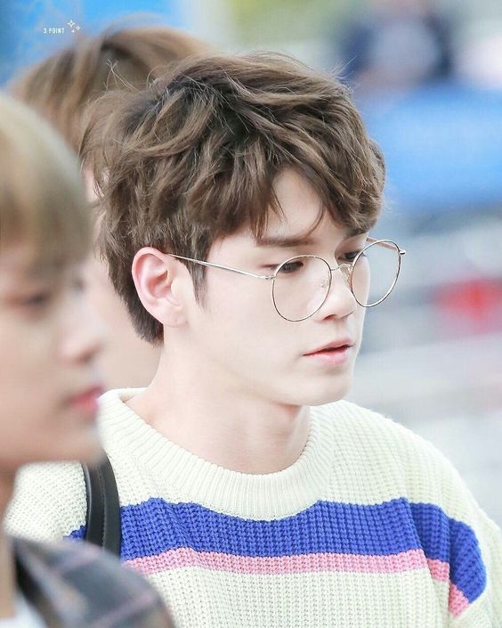 Thần tượng đeo kính Nobita, người đáng yêu người trí thức