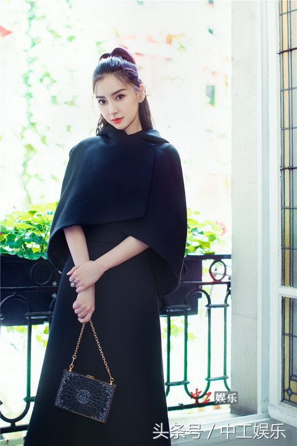 Nhan sắc và gu thời trang cực chất của dàn mỹ nhân Hoa ngữ mùa thu