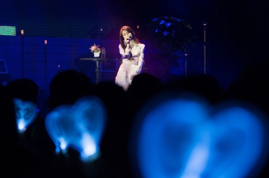 Suzy tỏa sáng từ hậu trường lên tới sân khấu trong Fanmeeting