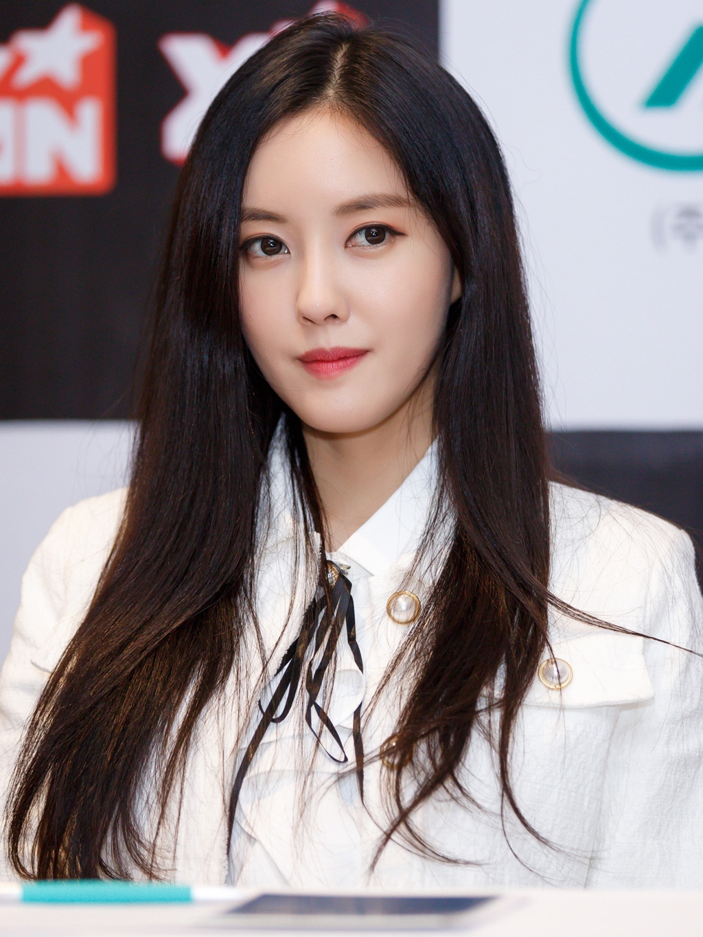 Fan rơi nước mắt khi T-ara chừa chỗ trên sân khấu cho Boram và Soyeon