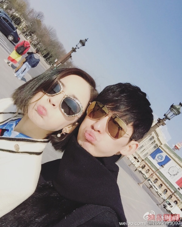 Trương Hàn đêm khuya đón Cổ Lực Na Trát bằng siêu xe