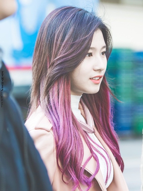 Đọ sắc những nữ idol Kpop nhuộm tóc tím