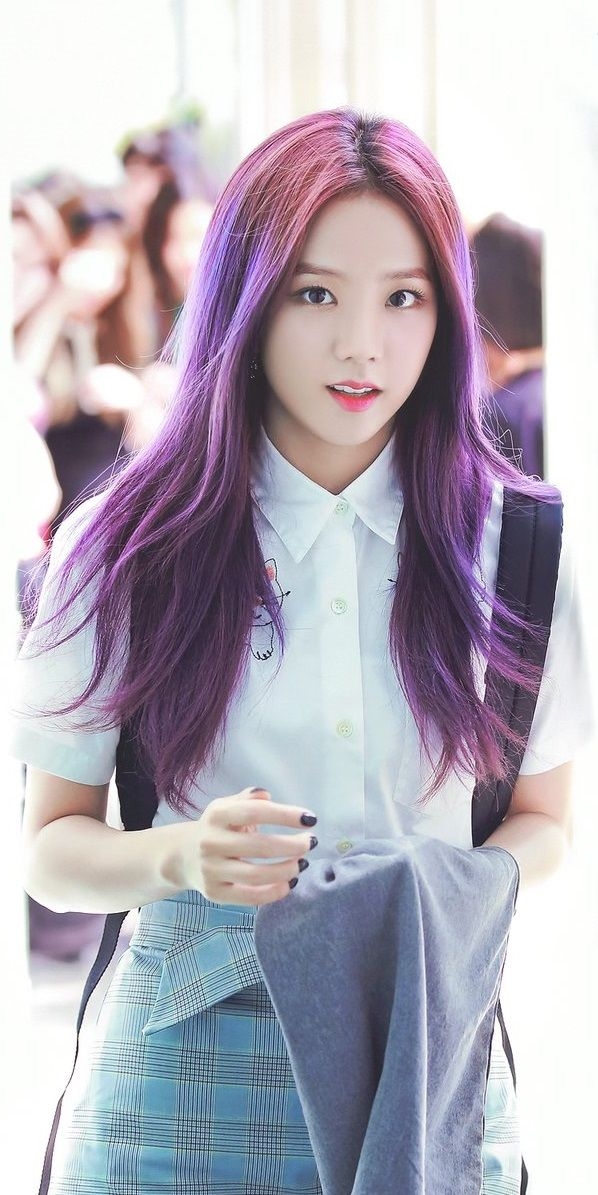 Đọ sắc những nữ idol Kpop nhuộm tóc tím