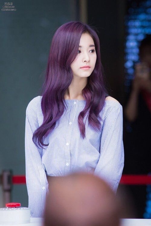 Đọ sắc những nữ idol Kpop nhuộm tóc tím