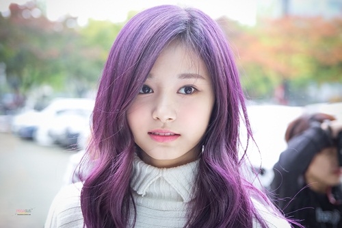 Đọ sắc những nữ idol Kpop nhuộm tóc tím