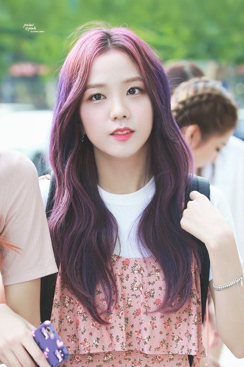 Đọ sắc những nữ idol Kpop nhuộm tóc tím