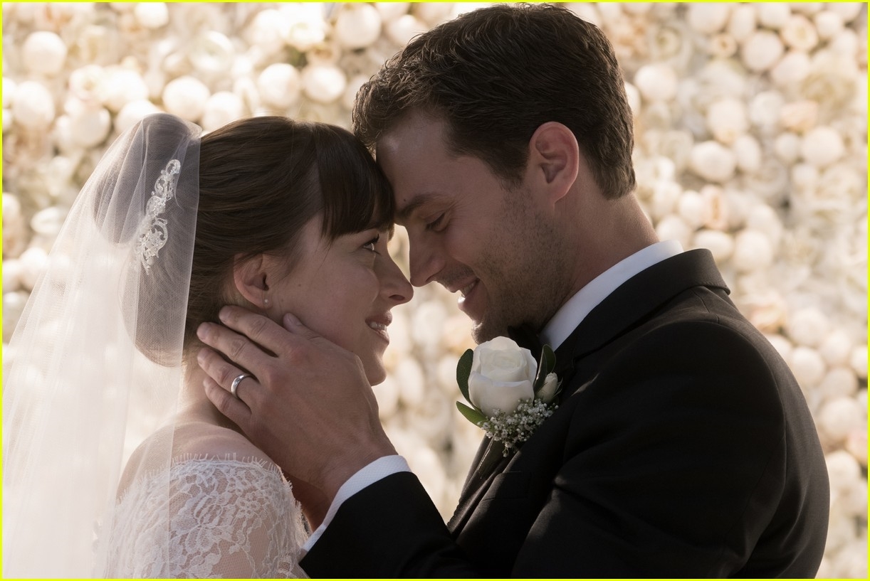 Trailer mới ra lò nóng bỏng mắt của Fifty Shades Freed