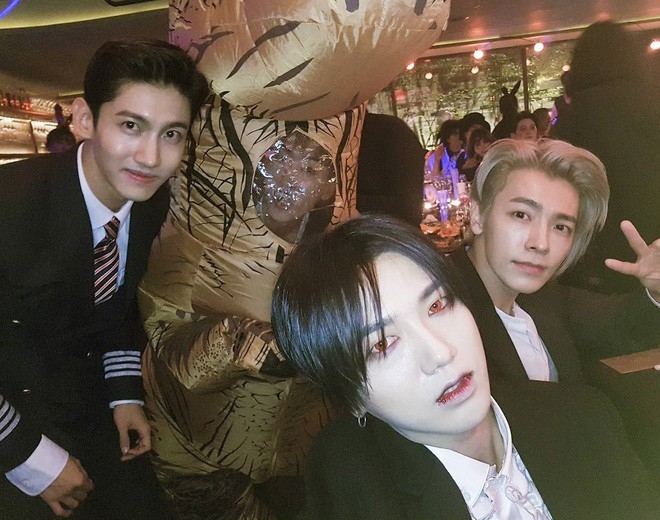 Cùng ngắm nhìn các idol nhà SM hoá thân xuất thần trong tiệc Halloween