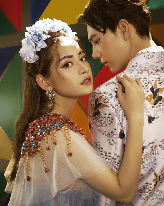 Biểu cảm của T-ara khi đang khen ngợi Chi Pu hát hay