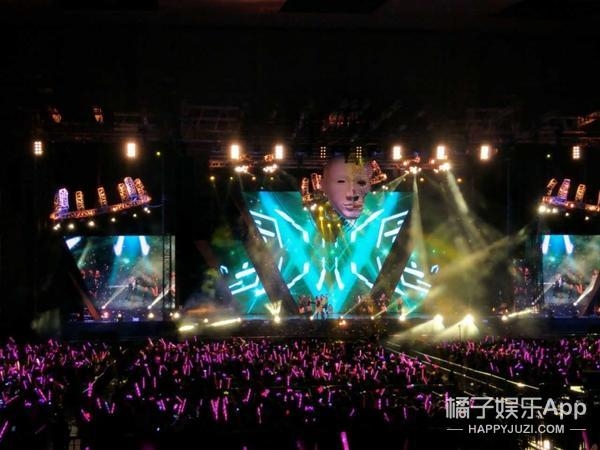 Nghệ sĩ Hoa Ngữ tổ chức live show âm nhạc