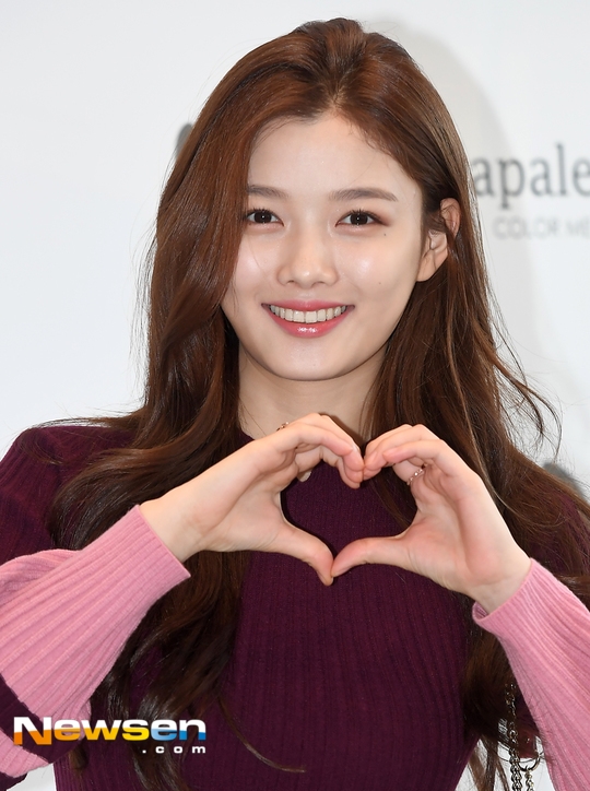 Kim Yoo Jung quyết định tập trung diễn xuất, không thi đại học