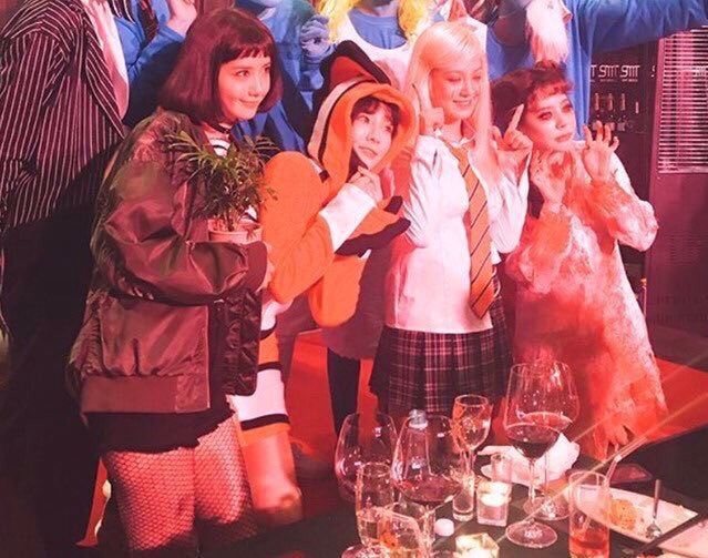 Cùng ngắm nhìn các idol nhà SM hoá thân xuất thần trong tiệc Halloween
