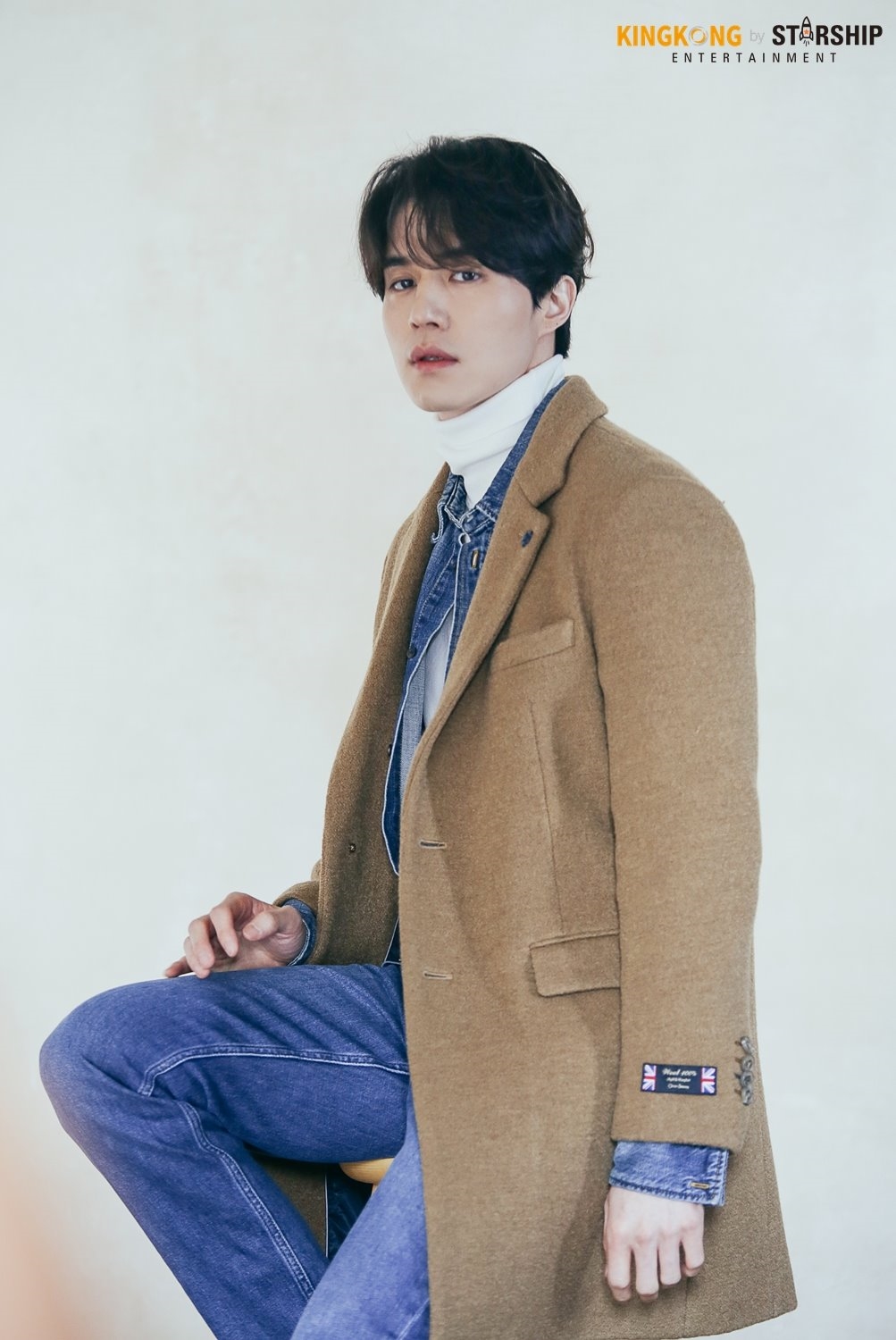 Lee Dong Wook điển trai, lịch lãm trong bộ ảnh quảng cáo mới