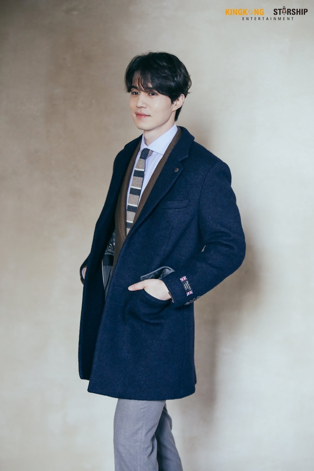 Lee Dong Wook điển trai, lịch lãm trong bộ ảnh quảng cáo mới