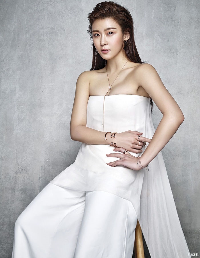 Sau Song Hye Kyo, nhiều “gái ế” K-biz đang được mong chờ làm đám cưới