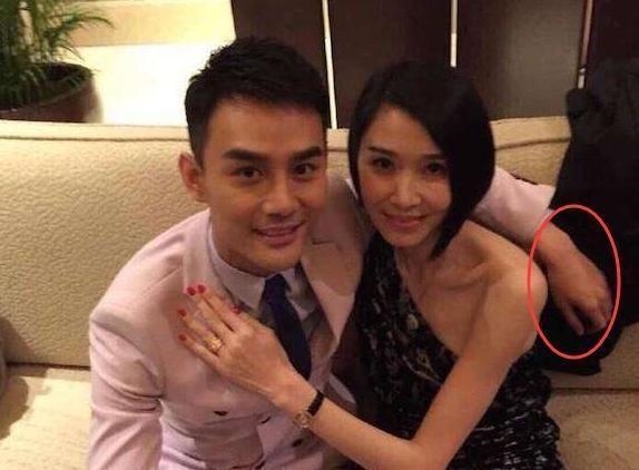 Những “đôi bàn tay lịch thiệp” của loạt sao Hoa ngữ